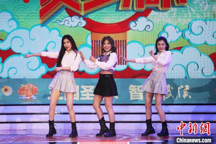 成都武侯上演台球春晚女子九球争霸赛明星对决