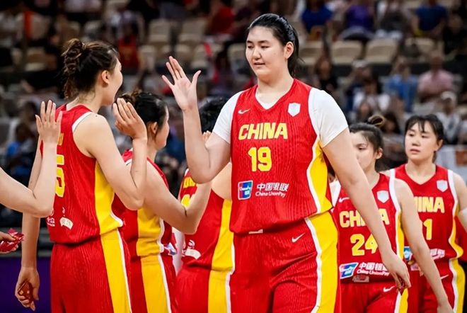中国女篮公布世界杯资格赛12人名单 内线三将领