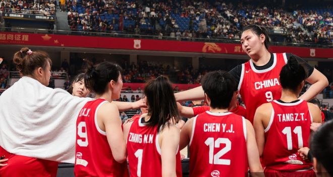 中国女篮公布世界杯资格赛12人名单 内线三将领