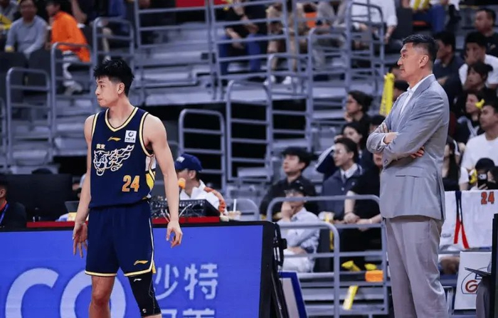 广东男篮惨败辽宁，杜锋执教能力引质疑