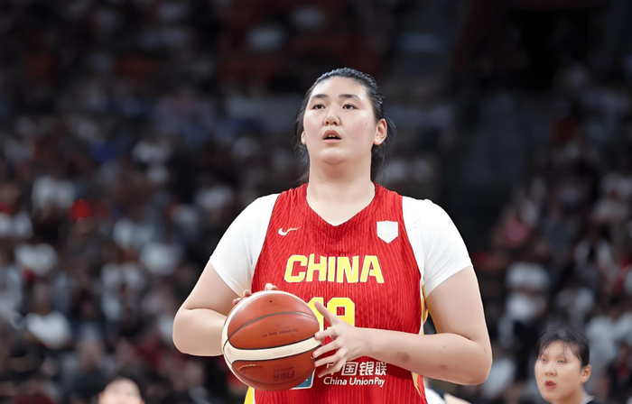 比利时中锋林斯肯斯盛赞张子宇天赋惊人，称其