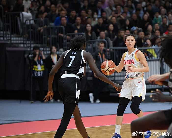 王思雨率中国女篮第三节逆转 单节12分助队大胜