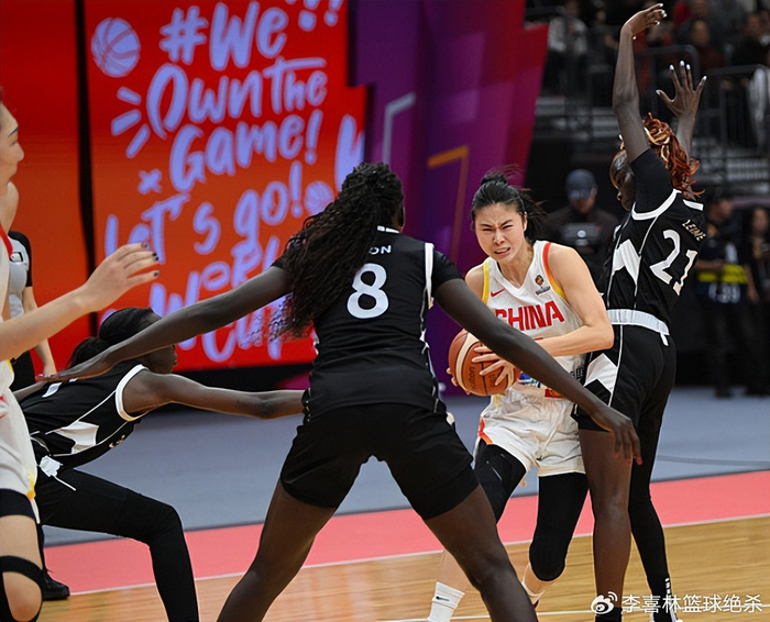 王思雨率中国女篮第三节逆转 单节12分助队大胜