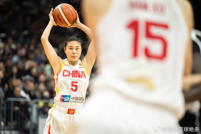 王思雨率中国女篮第三节逆转 单节12分助队大胜