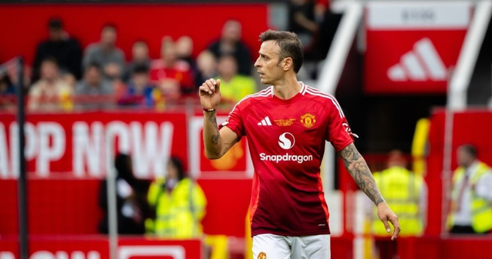 曼联传奇队5-3力克南安普顿传奇队上演进球大战