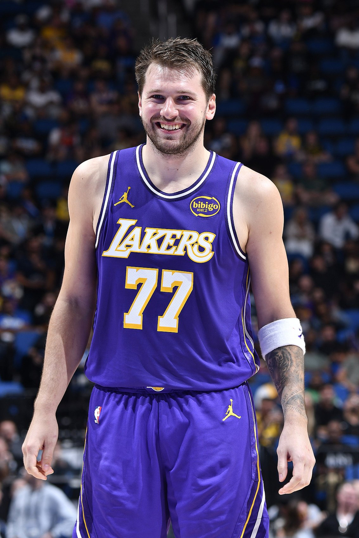 湖人双杀骑士创历史 雷迪克成首位连续两赛季