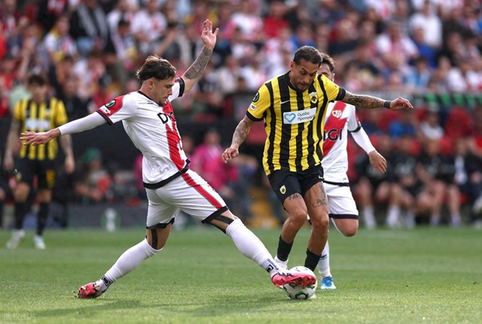 西甲黑马巴列卡诺完胜希腊豪门雅典AEK，欧战首